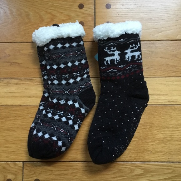 Muk Luks Bundle of 2 Sherpa Cozy Cabin Socks - Picture 3 of 6